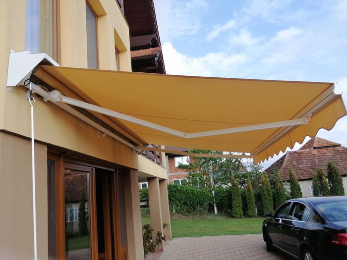 Copertine retractabile cu o structură durabilă și robustă