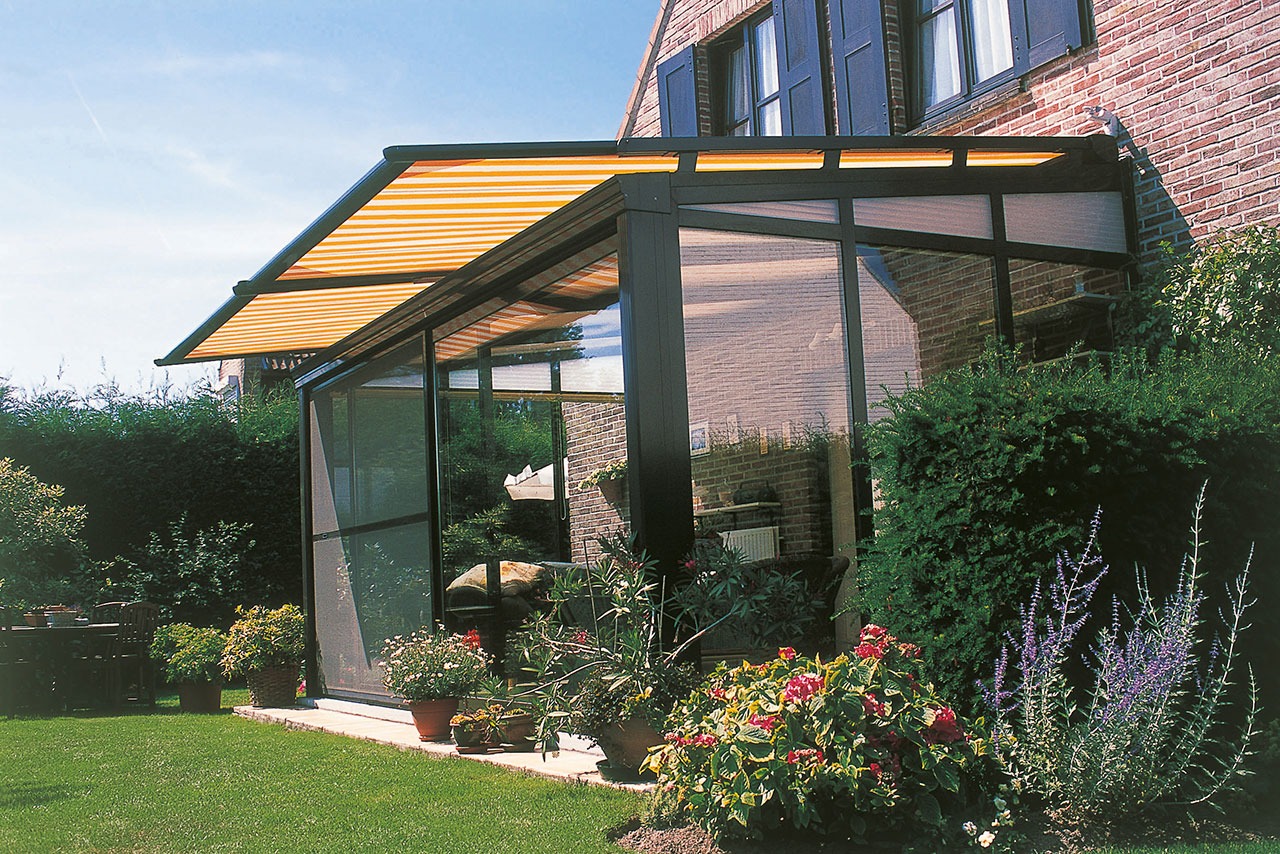 Umbrire cu acoperiș din sticlă